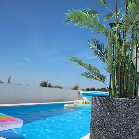 Olive View Holiday home